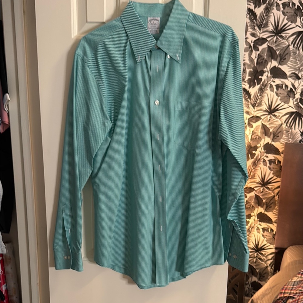 Brooks Brothers Green and White Casual Button Down Shirt